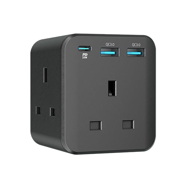 Powerology 3-Outlet Wall Socket With Fast Charging USB