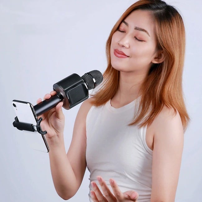 Remax K05 Portable Wireless Karaoke Microphone