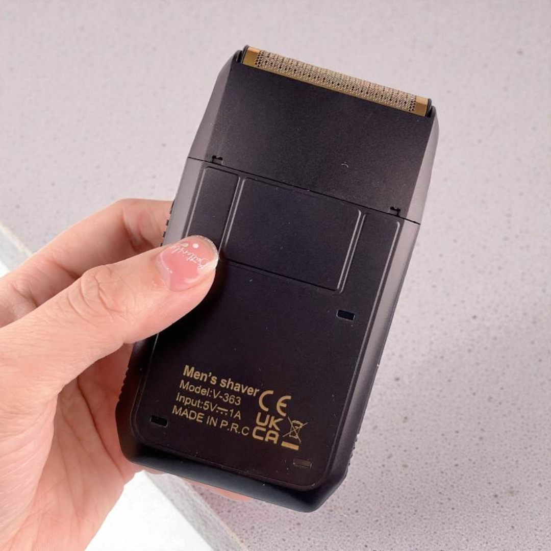 VGR V-363 Professional Foil Shaver for Bald Heads &amp; Sensitive Skin Dual Floating Foils USB Rechargeable LED Display Travel-Friendly with Accessories